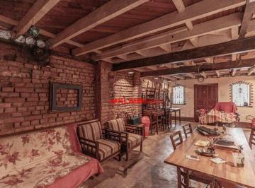 fb03271f362ab6ab23fb2fdcd80d5e2c9bac4f1a · Sobrado de 3 Dormitórios e 2 Vagas de Garagem com Terreno Amplo de 348m² de 154m² de Área Construída