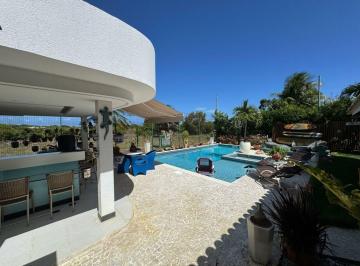 Casa · 300m² · 4 Quartos · 3 Vagas · Excelente casa duplex, 4 quartos, suítes à venda em Itapuã