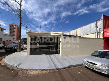 Casa · 250m² · 3 Quartos · 2 Vagas · Casa para fins mistos, tanto comercial como residencial próximo a Unimed nova.