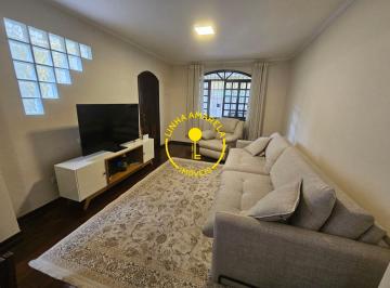 Casa · 240m² · 3 Quartos · 2 Vagas · Este sobrado oferece tudo o que você precisa para viver com conforto e praticidade!