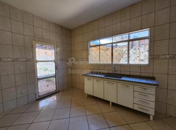 Casa · 260m² · 3 Quartos · 2 Vagas · Casa no Simões, boa para renda, já alugada