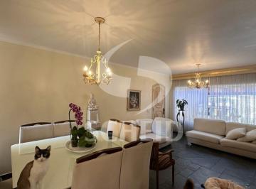 Casa · 200m² · 3 Quartos · 2 Vagas · Casa à venda com 3 Dormitórios sendo 1 Suíte com varanda, 2 vagas no Jardim Bélgica - Campo Grande.