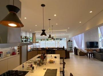 Foto 01 · Casa de luxo em condomínio: 3 quartos, 3 suítes, 1 sala, 4 vagas de garagem, 430m² no Swiss Park, Sã