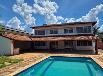 Casa de 5 quartos, Brasília · Alugo excelente casa na QL 2, bem conservada!