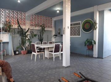 Casa · 204m² · 4 Quartos · 5 Vagas · OPORTUNIDADE RARA! Casa Ampla à Venda em Santana – Zona Norte de São José dos Campos