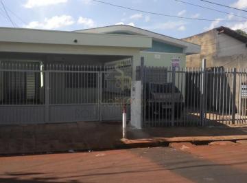 Casa · 250m² · 9 Quartos · 4 Vagas · 4 Casas para Renda