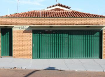 Comercial · 308m² · Casa para comercio localizada em avenida.