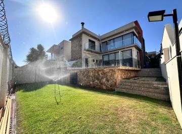 Casa · 565m² · 6 Quartos · 6 Vagas · Casa Sobrado para Locação no Bairro Residencial e Empresarial Alphaville, no Condomínio Alphaville I