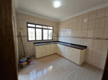 Casa · 130m² · 3 Quartos · 4 Vagas · Casa padrão para Locação no Vila Maria Luiza, em Ribeirão Preto