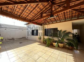 Casa · 210m² · 2 Quartos · 4 Vagas · Casas Residenciais Padrão em Ribeirão Preto