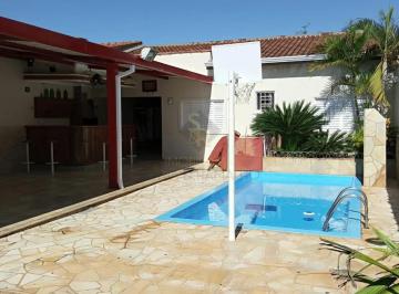 Casa · 200m² · 2 Quartos · 2 Vagas · Casas Residenciais Área de LazerEdícula em Jardinópolis