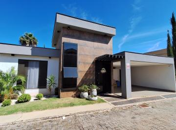 Casa de 3 quartos, Águas Claras · SHA ARNIQUEIRAS, 3 QUARTOS, 3 SUÍTES, CONDOMINIO FECHADO.