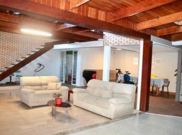 Casa · 350m² · 3 Quartos · 7 Vagas · Conforto e Espaço no Local Ideal, casa diferenciada no Campo Comprido.