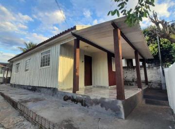 img0 · Casa com 3 Quarto(s) e 2 banheiro(s) para Alugar, 0 m² por R$ 800 / Mês