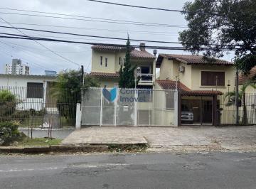 Apartamento · 450m² · 7 Quartos · 6 Vagas · Prédio residencial com 03 apartamentos independentes e 06 vagas, Bairro Petrópol