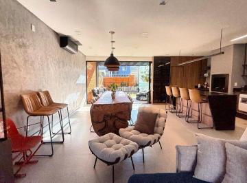 Casa · 158m² · 3 Quartos · 2 Vagas · Casa em Condomínio com 158m² área sendo 3 suítes, lareira pátio e infra total no bairro Hípica .