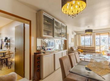 Apartamento · 84m² · 2 Quartos · 1 Vaga · Encantador apartamento de 2 dormitórios, 1 vaga e garagem no Petrópolis!