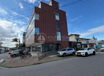 Ampla sala comercial térrea medindo 80 aproximadamente 80m², atualmente composta · Sala Comercial térrea no Santa Regina