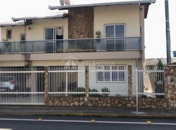 9676ec6a-95a9-44ab-a6d7-81b725846e9b-17273072669841.jpg · Casa 4 dormitórios e piscina - Centro - Camboriú