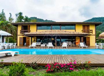 Casa · 2982m² · 7 Quartos · 4 Vagas · Casa na Praia da Fortaleza à Venda 7 Suítes, 4 Vagas 2980m2 A.Ú.