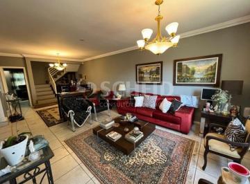 Casa · 300m² · 4 Quartos · 3 Vagas · Sobrado Espaçoso com 4 Suítes ? Aceita Permuta
