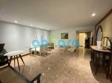 Apartamento · 250m² · 4 Quartos · 3 Vagas · Apartamento à Venda em Copacabana - 3 Quartos na Quadra da Praia!