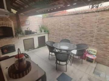 Casa · 85m² · 3 Quartos · 2 Vagas · Casa 3 quartos reformada e com móveis planejados no Family club