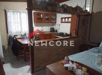 Casa · 30m² · 1 Quarto · 4 Vagas · Casa em Rua Euclides João Alves - Armação do Pântano do Sul - Florianópolis/SC