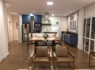 Casa · 250m² · 3 Quartos · 2 Vagas · Casa com 3 suítes, área gourmet e piscina Itupeva / Cabreúva