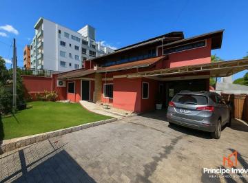 Casa · 193m² · 3 Quartos · 4 Vagas · Casa com 3 quartos no Bom Retiro em Joinville