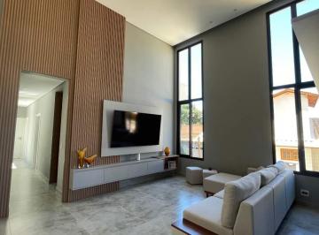 Casa · 233m² · 3 Quartos · 2 Vagas · Viva a experiência de morar em uma casa exclusiva com piscina privativa e lazer completo no Gran Roy