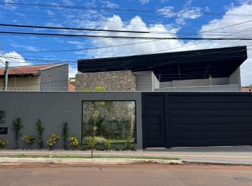 Casa · 180m² · 3 Quartos · 3 Vagas · Exclusiva Casa Térrea de Alto Padrão na Vila Planalto