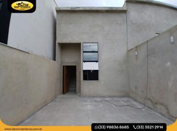 Casa · 3 Quartos · 1 Vaga · Casa à venda com 3 quartos, sala, cozinha e quintal.