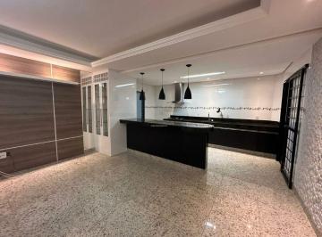 Apartamento · 145m² · 3 Quartos · 2 Vagas · Apartamento no Centro, apenas 1 por andar com elevador