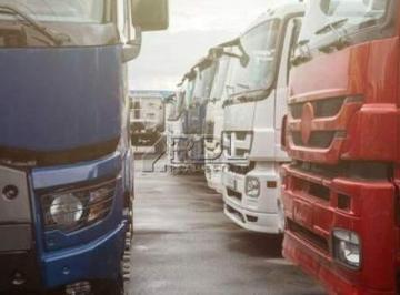 Terreno · 800m² · 10 Vagas · OPORTUNIDADE! LOCAÇÃO TERRENO PARA ESTACIONAMENTO OU MECÂNICA DE CAMINHÕES - PARQUE ERASMO ASSUNÇÃO,