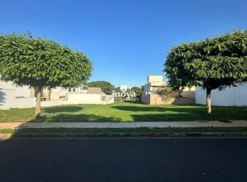 Terreno · 330m² · Terreno no Condomínio Estância dos Ipês.