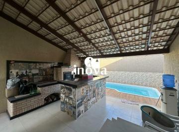 Casa · 220m² · 3 Quartos · 3 Vagas · Casa à venda no Parque das Laranjeiras.