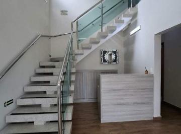 Casa · 60m² · 4 Vagas · Sobrado para aluguel com no bairro Centro 