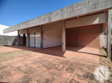 Casa · 235m² · 3 Quartos · 4 Vagas · Sobrado à venda com 3 quartos no bairro Cibratel I