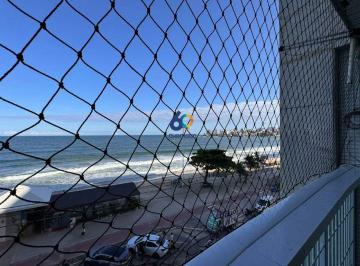 Apartamento · 3 Quartos · 2 Vagas · Apartamento de 3 Quartos sendo 1 suíte para Locação Anual – Frente Mar.