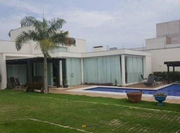 Casa · 300m² · 4 Quartos · 10 Vagas · Casa residencial 4 quartos com 2 suítes em Vila Romana, Sorriso/MT — 10 vagas e amplo terreno