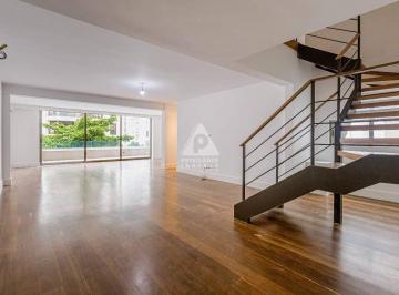 Casa · 366m² · 4 Quartos · 2 Vagas · Cobertura Duplex no Posto 10, Ipanema – 4 Suítes, Vista Parcial e 2 Vagas