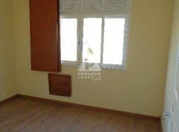 Apartamento · 72m² · 2 Quartos · Apartamento 2 quartos em Stª Teresa, com sala ampla, cozinha área de serviço e dependência.