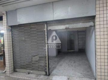 Comercial · 21m² · Loja ampla, com jirau, lavabo e vitrine.