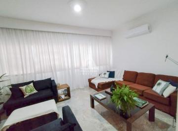Apartamento · 137m² · 3 Quartos · 1 Vaga · Apartamento Reformado em Copacabana – Posto 6, 3 Quartos (1 Suíte), 1 Vaga!