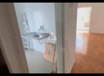 Apartamento · 50m² · 1 Quarto · Apartamento de 1 Quarto de 50m² em Copacabana: Constante Ramos, Vaga e Perto da Lagoa