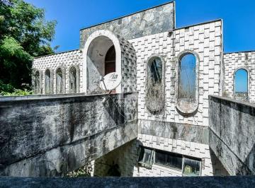 entrada · Casa à venda no Jardim Botânico, 4 suítes, varanda, 4 vagas na garagem, piscina, bar e churrasqueira