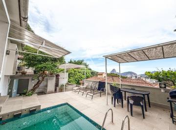 Casa · 360m² · 4 Quartos · 1 Vaga · Casa em Laranjeiras: 4 Quartos, Piscina e Vista Deslumbrante para a Floresta e o Mar