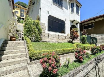 Casa · 525m² · 5 Quartos · 1 Vaga · Privilégio Imóveis vende: Excelente casa com vista para o Cristo, varanda ampla, duas salas!