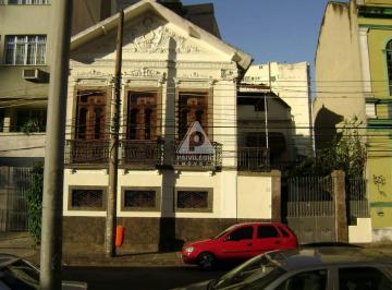 Casa · 650m² · 4 Quartos · 4 Vagas · Casa de rua com 4 quartos, 1 súite, 3 banheiros com 4 vagas e área externa a venda em Laranjeiras.